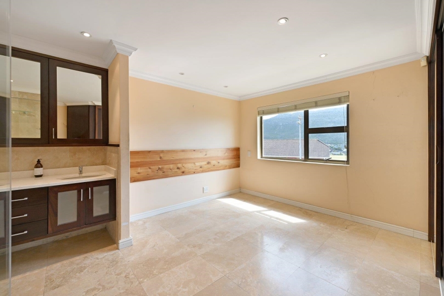 To Let 3 Bedroom Property for Rent in Fish Hoek Western Cape